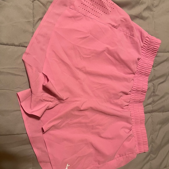 Woman’s pink workout shorts - Picture 2 of 6